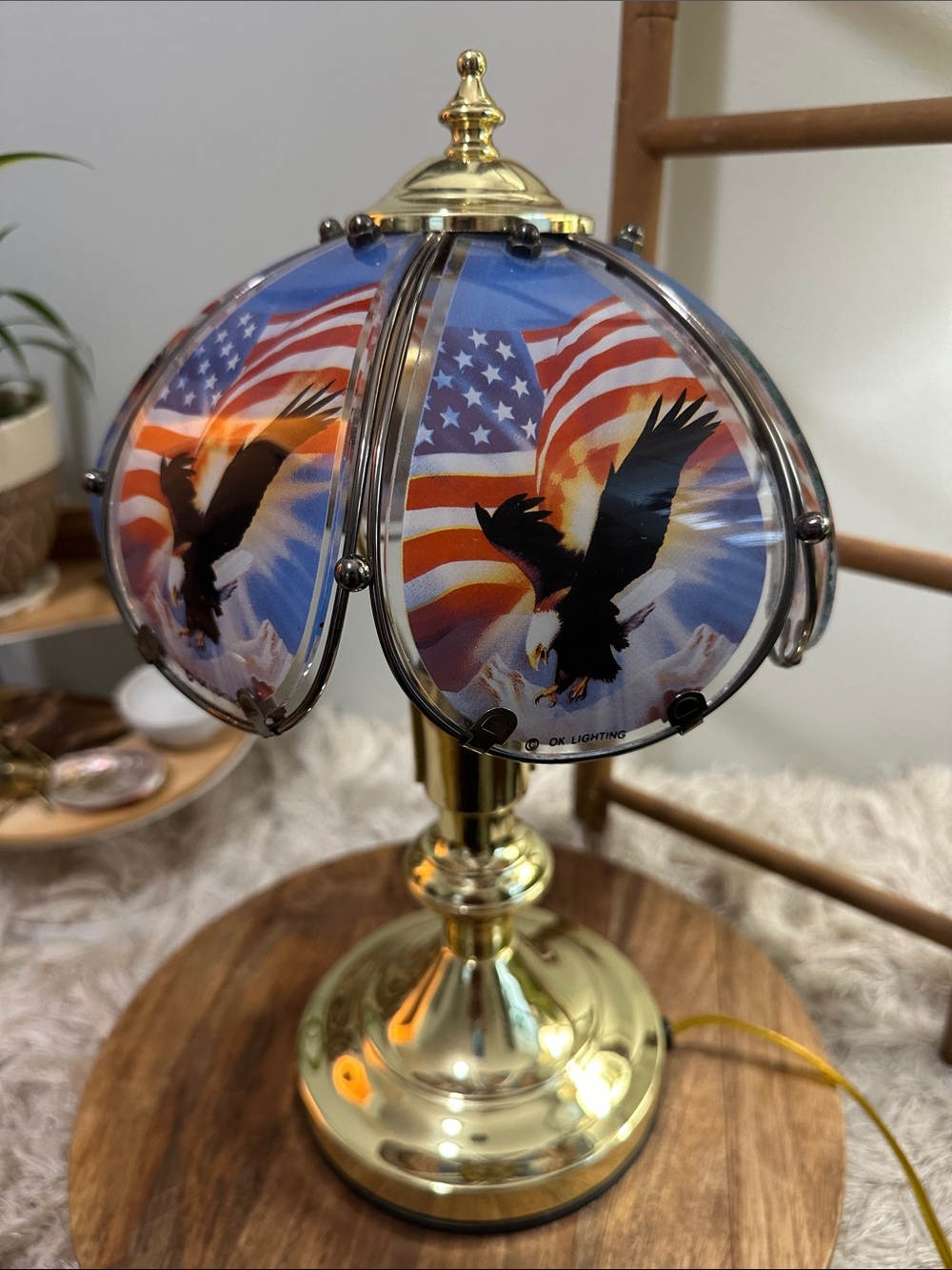 Vtg Patriotic Small Touch Lamp OK LIGHTING Bald Eagle Mountains American‎ Flag